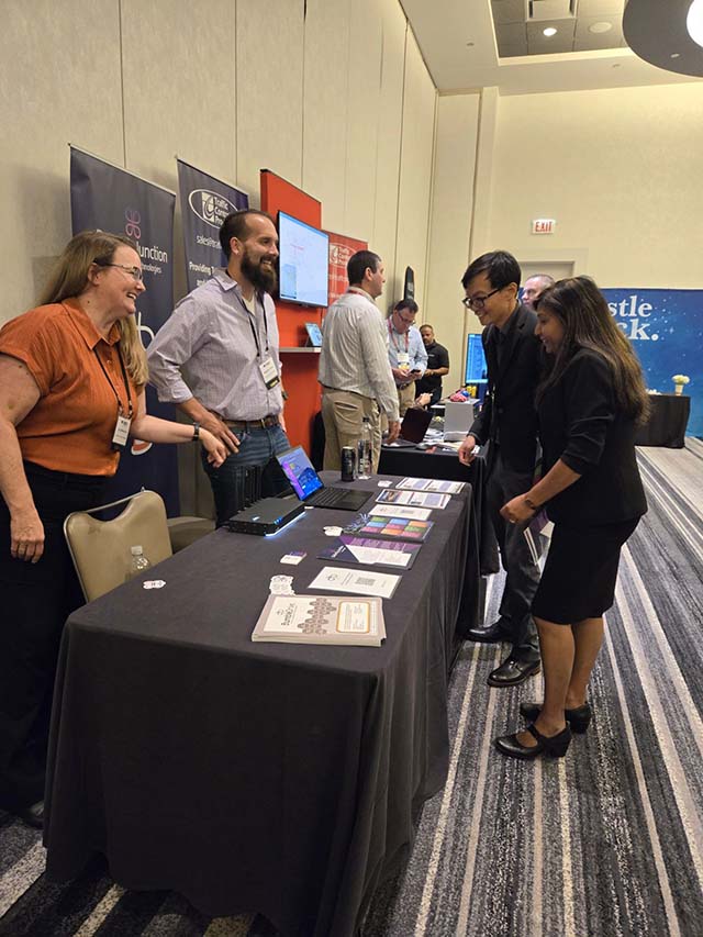 President meeting exhibitors during ITSMW24