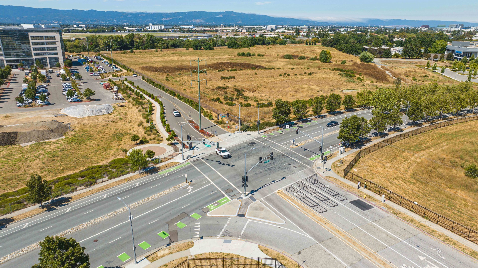 A San Jose intersection and the ALCEA 75481 series lock and key